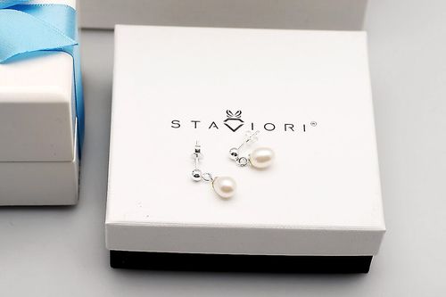 srebrne wiszące kolczyki z perłą na Arena.pl