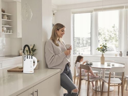 CZAJNIK ELEKTRYCZNY BEZPRZEWODOWY 0,8L BIAŁY MAŁY TURYSTYCZNY 1000 W na Arena.pl