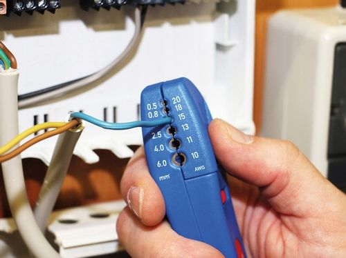 NÓŻ DO ŚCIĄGANIA IZOLACJI KABLI WEICON S4-28 MULTI na Arena.pl