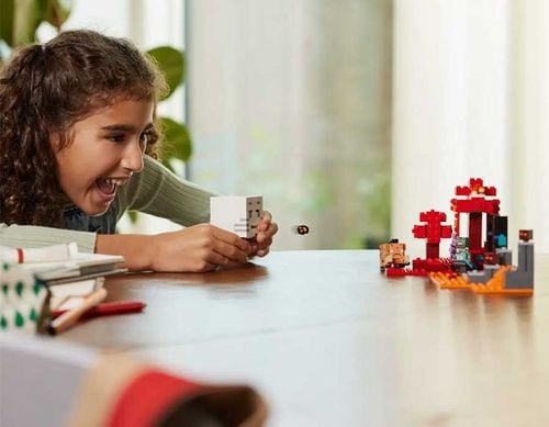 21255 - lego minecraft - zasadzka w portalu do netheru na Arena.pl