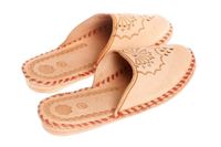 Zabudowane płaskie kapcie góralskie damskie skóra Obuwie 39