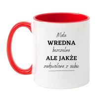 KUBEK "MAŁA WREDNA BEZCZELNA, ALE JAKŻE ZADOWOLONA Z SIEBIE" Wzór - Klasyczny Biało-Czerwony 330 ml