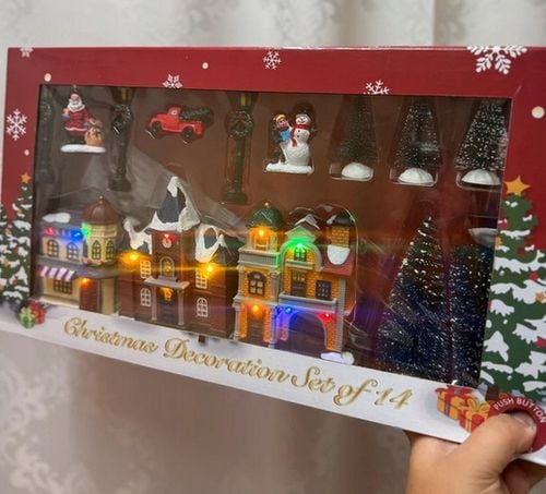 Magic Village duże miasteczko wioska zimowa scena Zimowe miasteczko na Arena.pl