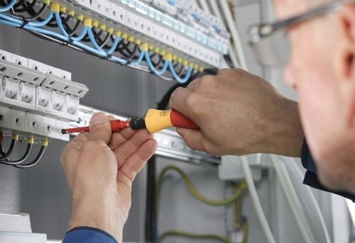 Zestaw wkrętaków IZOLOWANYCH VDE dla ELEKTRYKA 16 elementów 1000 V Wiha na Arena.pl