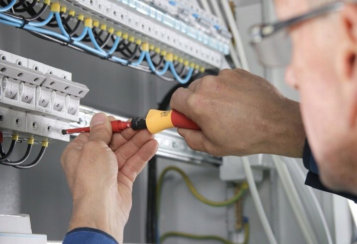 Zestaw wkrętaków IZOLOWANYCH VDE dla ELEKTRYKA 16 elementów 1000 V Wiha zdjęcie 7