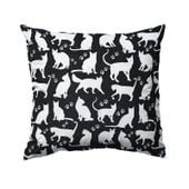 Bawełniana Poszewka Na Poduszkę – Czarne tło z Białymi Kotami