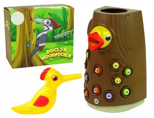 DZIĘCIOŁ ŁAPIE OWADY NR:8304 na Arena.pl