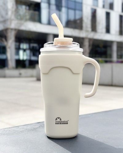 Kubek Termiczny Ze Słomką Majestic Sport Jelly 650 ml Biały na Arena.pl