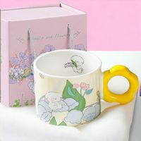 kwiatowy kubek z łyżeczką 280 ml + pudełko na prezent kb01zo