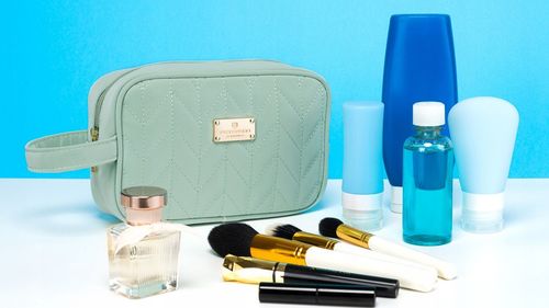 kosmetyczka podróżna w zielonym kolorze z wewnętrzną kieszonką - peterson na Arena.pl