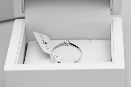 Złoty pierścionek PBD4103 - Diament na Arena.pl