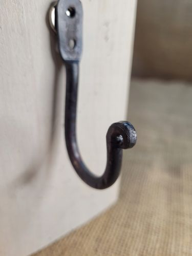 Wieszak na ubrania kuty seria Pchełka surowa na Arena.pl