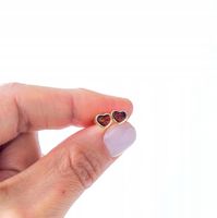 Złote kolczyki serduszka z bursztynem, delikatne kolczyki serca bursztyn