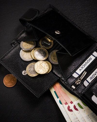 duży portfel męski ze skóry naturalnej zapinany na zatrzask - rovicky na Arena.pl