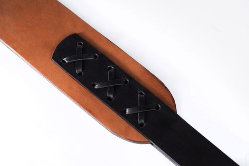 packa sznurowana brązowa primal bond whips na Arena.pl