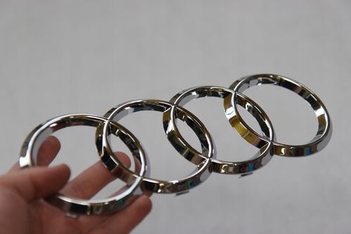 EMBLEMAT ZNACZEK logo AUDI przód Maski A3 A4 A5 A6 273x94mm PREMIUM MP251 na Arena.pl