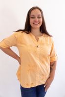 Asymetryczna Haftowana Bluzka Damska z Guziczkiem Łososiowa UNI