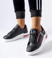 Czarne sneakersy na białej podeszwie Anaunia 37