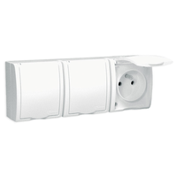 Aquarius Gniazdo 3-krotne z uziemieniem AQGZ1-3/11 biały SIMON