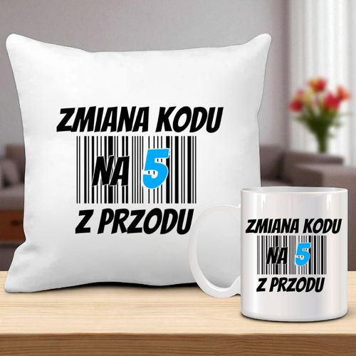 ZESTAW PODUSZKA I KUBEK ORYGINALNY PREZENT  NA URODZINY 20 30 40 50 60 LAT na Arena.pl