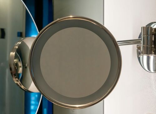 Podświetlane lusterko do makijażu kosmetyczne obrotowe obustronne LED na Arena.pl