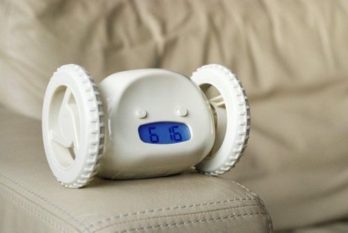 Uciekający Budzik Clocky White / Biały na Arena.pl