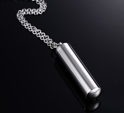 ZAWIESZKA ODKRĘCANY SCHOWEK SREBRNA na Arena.pl