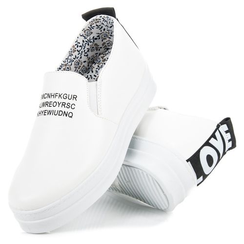 Wsuwane trampki na platformie r.41 na Arena.pl