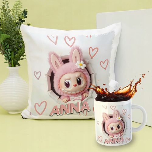 ZESTAW PODUSZKA KUBEK SŁODKI POTWOREK LABUBU LALKA WZORY PREZENT IMIĘ na Arena.pl
