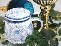 Elegancki kubek porcelanowy 450ml z zaparzaczem Queen Isabell Blue Rose