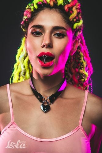 the collar party hard utopia na Arena.pl