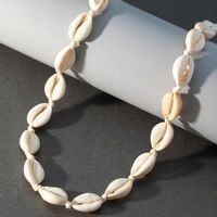 NASZYJNIK MUSZLE MUSZELKI SEA SHELL REGULOWANY ECRU