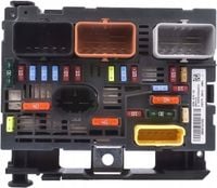 Silnikowy blok bezpieczników Woosphy, zamiennik BSM dla do Citroen C5 1.6/8