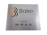 Tabliczka firmowa informacyjna ze srebrnego dibondu 30x25 cm z nadrukiem uv