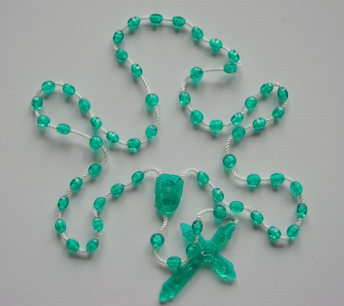 Różaniec na sznurku plastik zielony zdjęcie 1