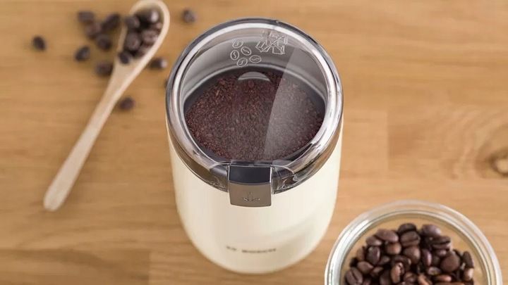 BOSCH MŁYNEK ELEKTRYCZNY DO KAWY KREMOWY TSM6A017C zdjęcie 9