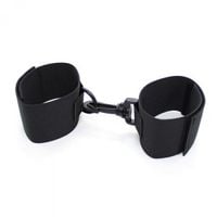 kajdanki polsiere a strappo easy cuffs arms black