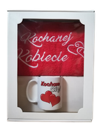 komplet z czerwonym ręcznikiem kochanej kobiecie