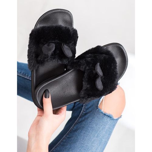 Czarne Kapcie r.40 na Arena.pl