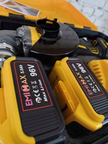 SZLIFIERKA AKUMULATOROWA KĄTÓWKA MOCNA 1280W AKU 2X5AH +10 TARCZ DEWALT na Arena.pl