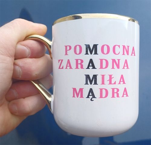 Kubek z Twoim nadrukiem ze złotym uchwytem zdjęcie prezent JESTEŚ ŚLICZNA na Arena.pl