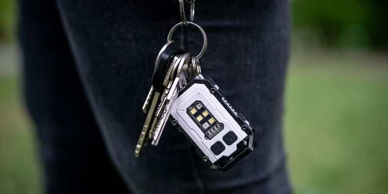 Latarka LED Newell EDC Nyks  Solid - biała zdjęcie 6