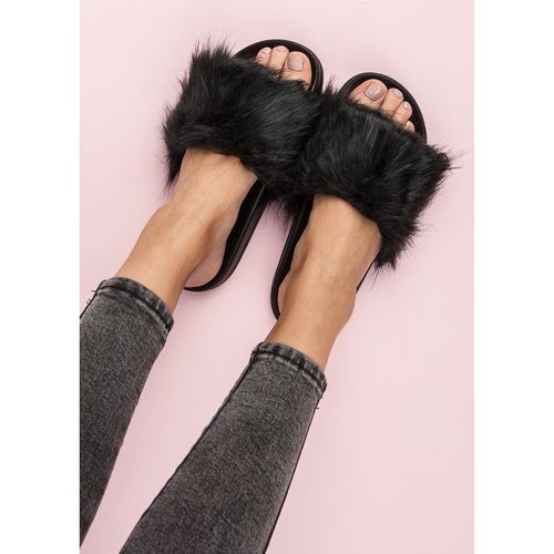 Czarne klapki fluffy r.36 na Arena.pl