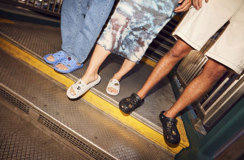 Męskie Buty Klapki Crocs Classic Geometric V2 209608 Slide 43-44 zdjęcie 9