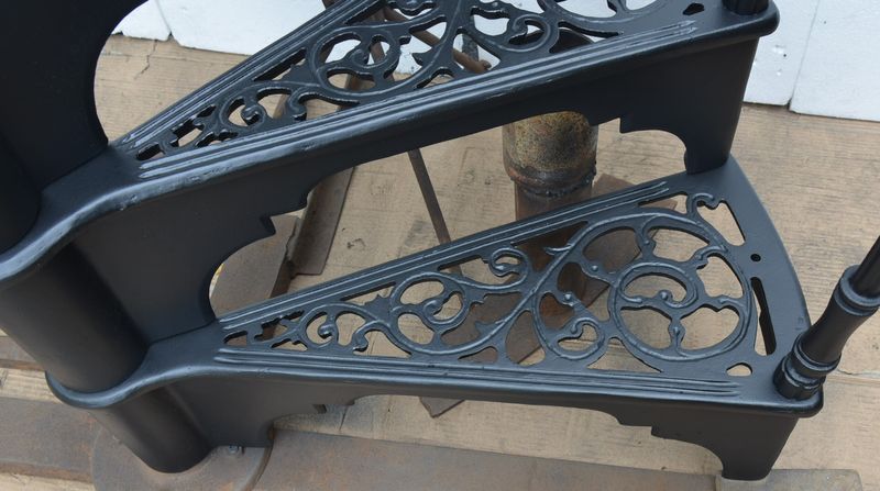 SCHODY KRĘCONE FI 1,36 M - WZÓR NR 2 - 1 TRALKA NA STOPNIU ŻELIWNE zdjęcie 5