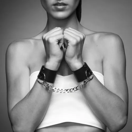 bijoux indiscrets maze wide cuffs black - szerokie mankiety z eko skory na Arena.pl
