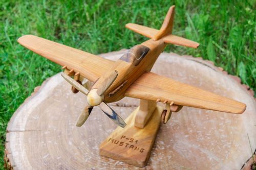 Duży model samolotu "P-51 Mustang" na Arena.pl