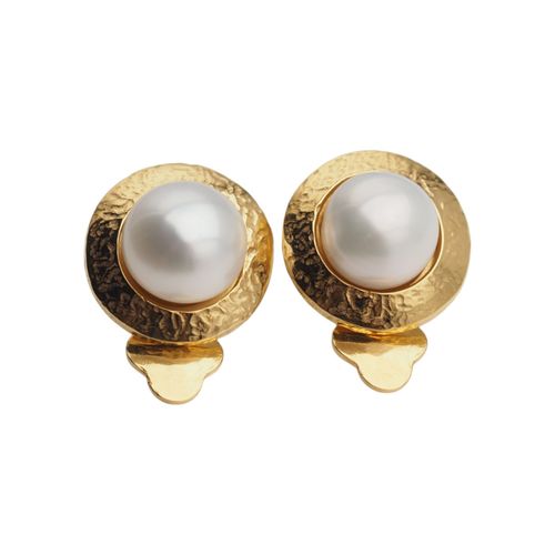 Klipsy - Perły białe koło 8 mm w złoconym srebrze młotkowanym na Arena.pl