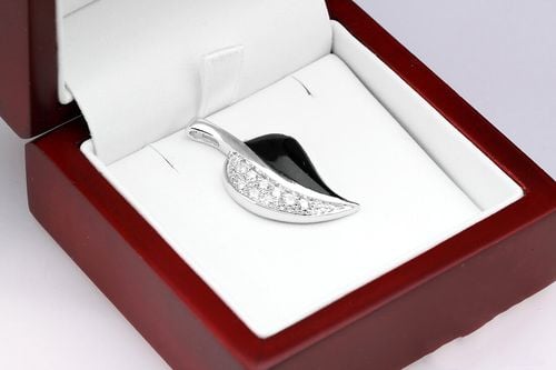 Srebrny wisiorek Staviori na Arena.pl