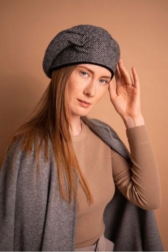 Beret damski wełniany Arcana - z dodatkiem angory, elegancki Czarny na Arena.pl